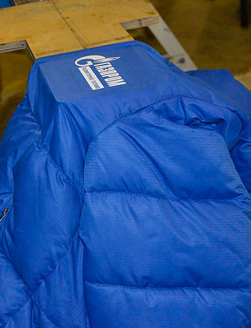 шелкография прямым способом на пуховиках