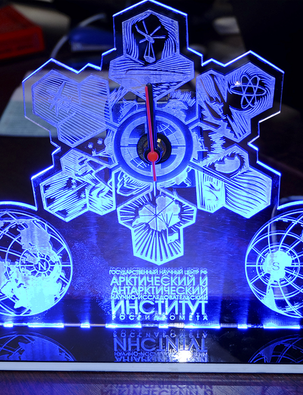 акрилайт с гравировкой