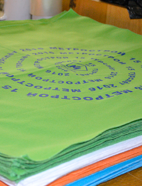 Банданы разных цветов с печатью