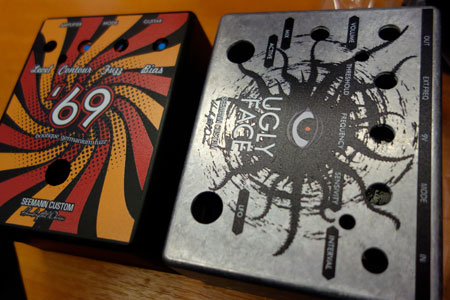 Печать на корпусах приборов